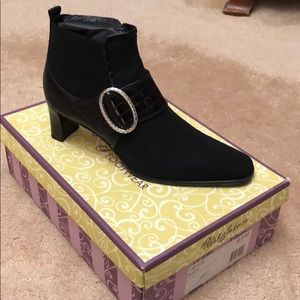 Trevor black ankle boots